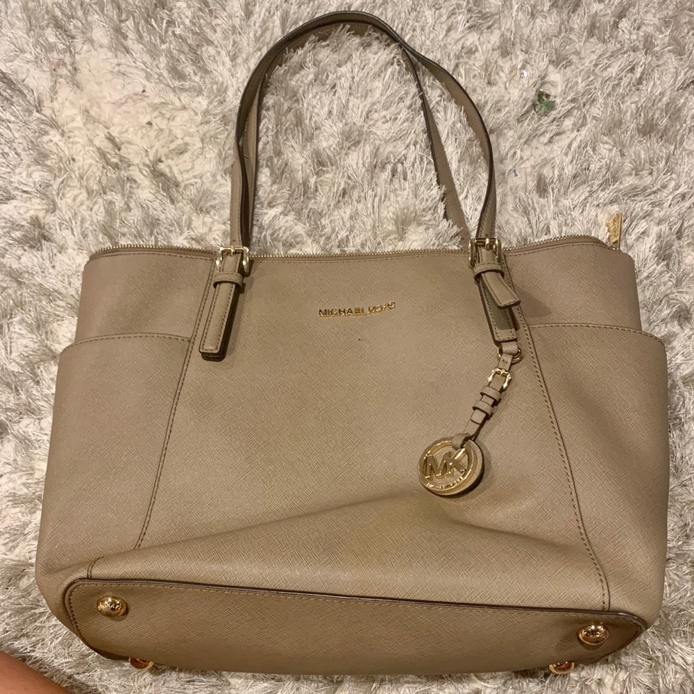 MK PURSE 4 SALE